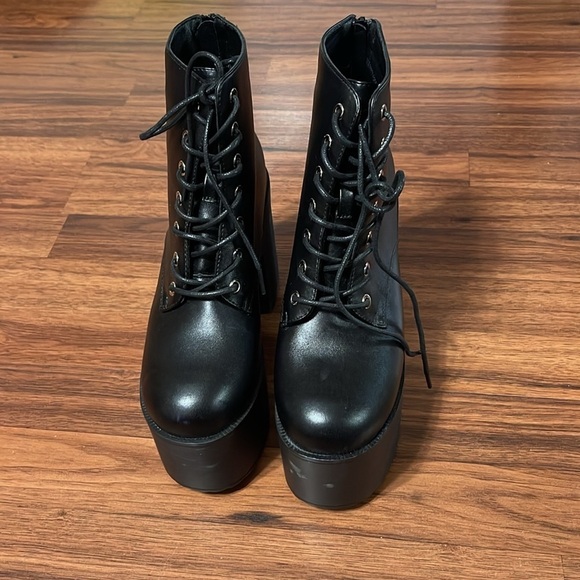 Women Round Toe Fashion Goth Chunky Platform Heel Ankle Boots size 8 - Picture 2 of 9